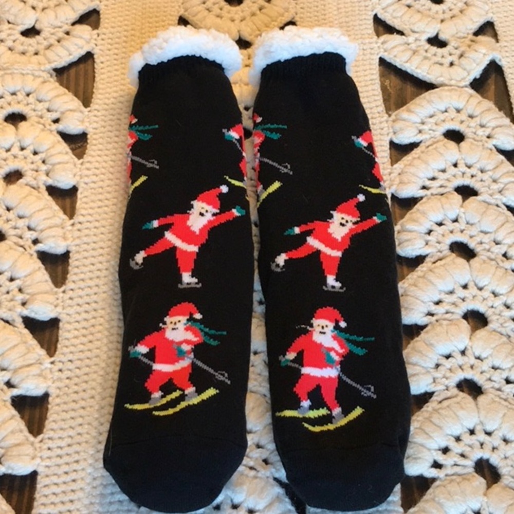 ✨3for$30✨ Old Navy NWOT Santa Slipper Socks